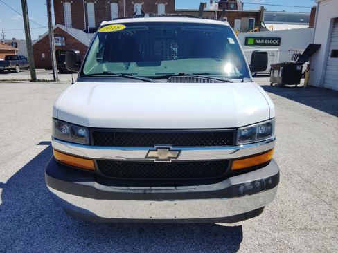 Used 2018 Chevrolet Express 2500 w/ Driver Convenience Package RWD image 2
