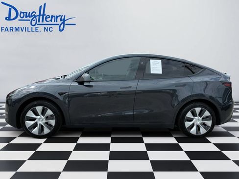 Used 2024 Tesla Model Y Long Range RWD image 2