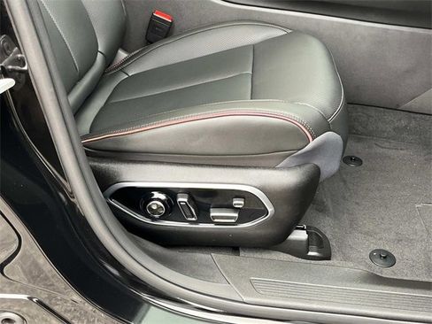 Used 2025 Jeep Wagoneer S Launch Edition image 14