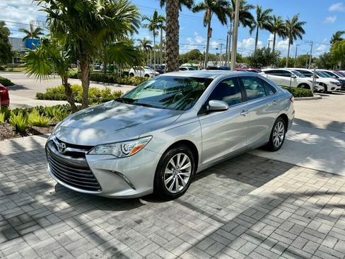 Used 2016 Toyota Camry XLE FWD image 3