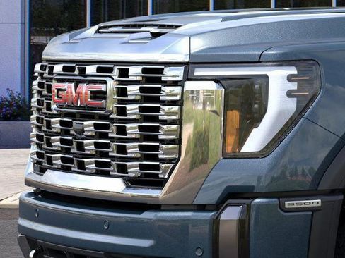New 2026 GMC Sierra 3500 Denali w/ Denali Reserve Package AWD/4WD image 45