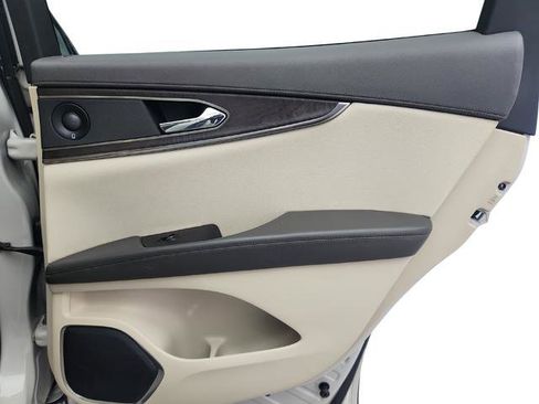 Used 2020 Lincoln Nautilus Reserve image 29