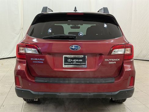 Used 2017 Subaru Outback 3.6R Limited image 8