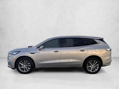 Used 2022 Buick Enclave Avenir w/ Avenir Technology Package image 2