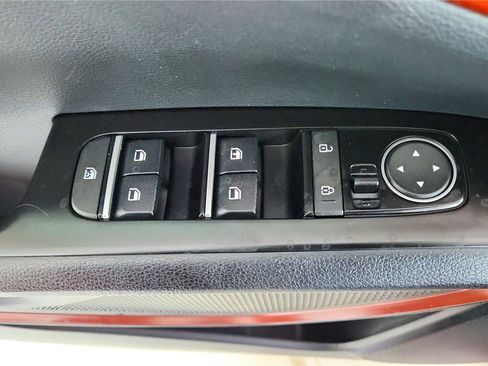 Used 2025 Kia Soul GT-Line w/ GT-Line Technology Package image 18