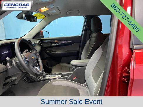 Used 2025 Chevrolet TrailBlazer LT w/ Convenience Package AWD/4WD image 11