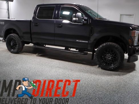 Used 2022 Ford F250 Lariat w/ Black Appearance Package image 7