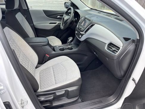 Used 2024 Chevrolet Equinox LS FWD image 27