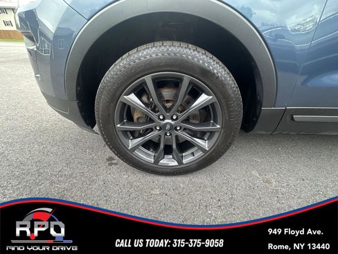 Used 2019 Ford Explorer XLT w/ Equipment Group 202A AWD/4WD image 30