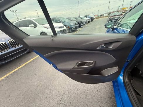 Used 2017 Chevrolet Cruze LT w/ Convenience Package image 18