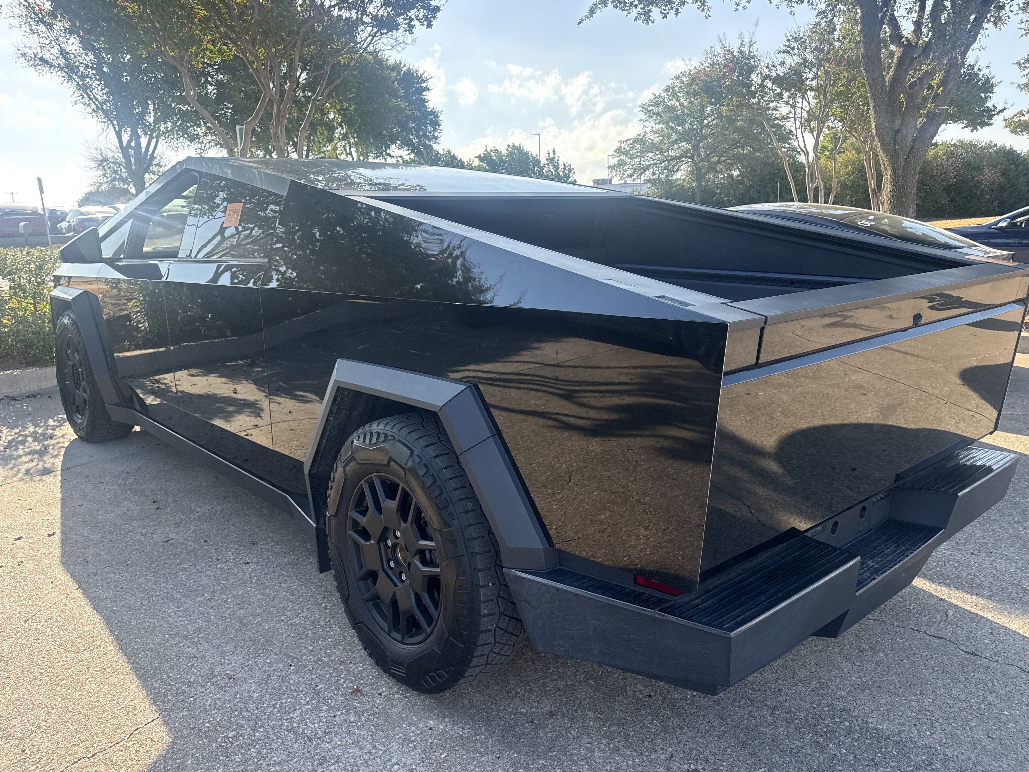 Used 2024 Tesla Cybertruck AWD Crew Cab image 2