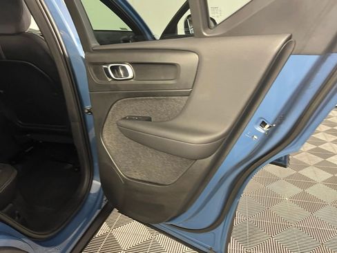 Used 2023 Volvo XC40 B5 Ultimate w/ Protection Package image 34