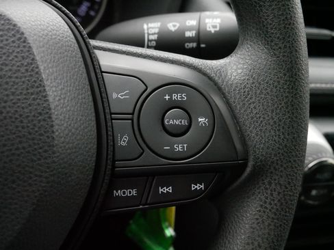 Used 2019 Toyota RAV4 LE image 25