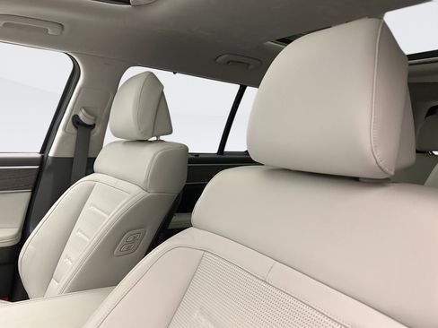 Used 2025 Hyundai Santa Fe Calligraphy image 8