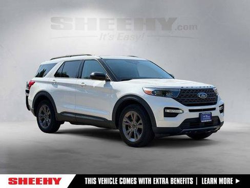 Certified 2023 Ford Explorer XLT w/ Equipment Group 202A AWD/4WD image 1