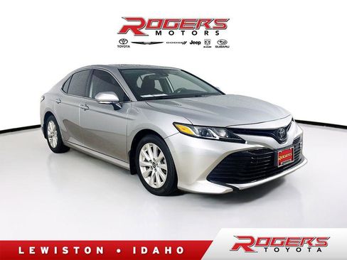 Used 2019 Toyota Camry LE w/ Convenience Package image 1