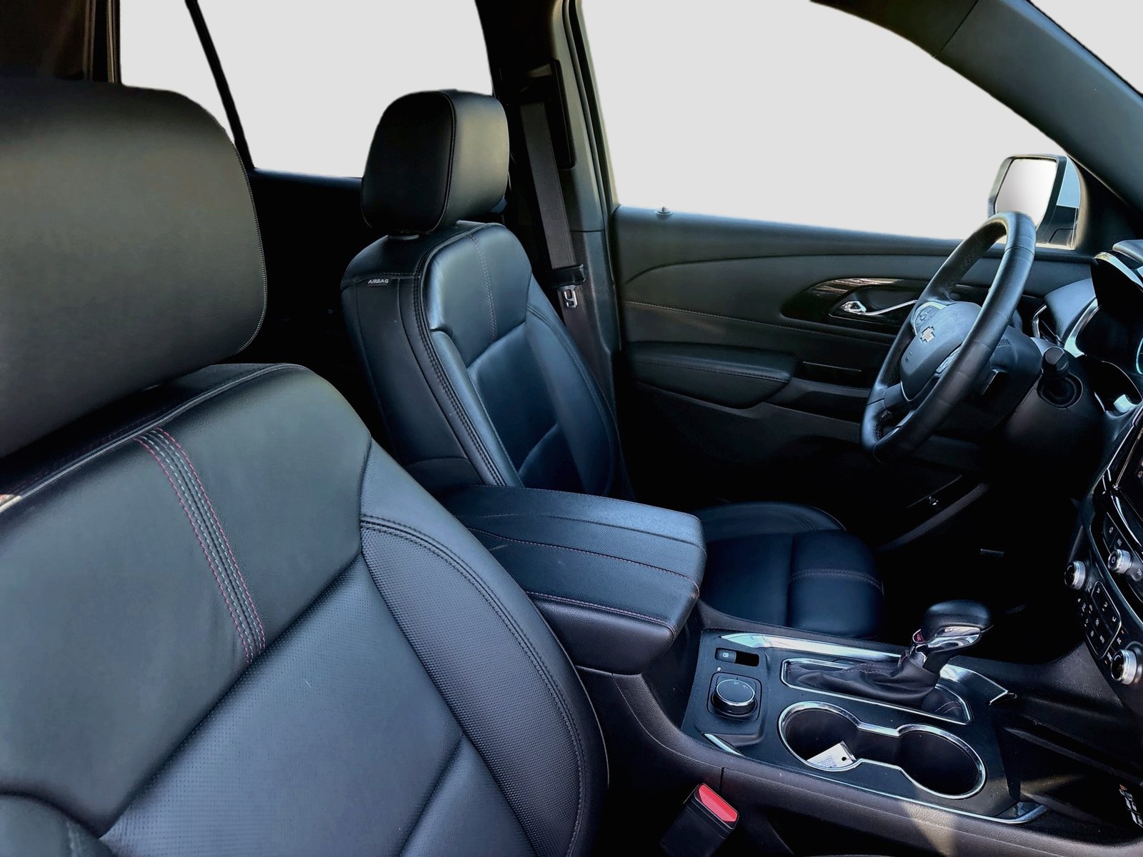 Used 2023 Chevrolet Traverse RS FWD image 29