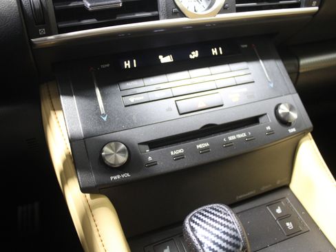 Used 2018 Lexus RC 300 AWD image 16