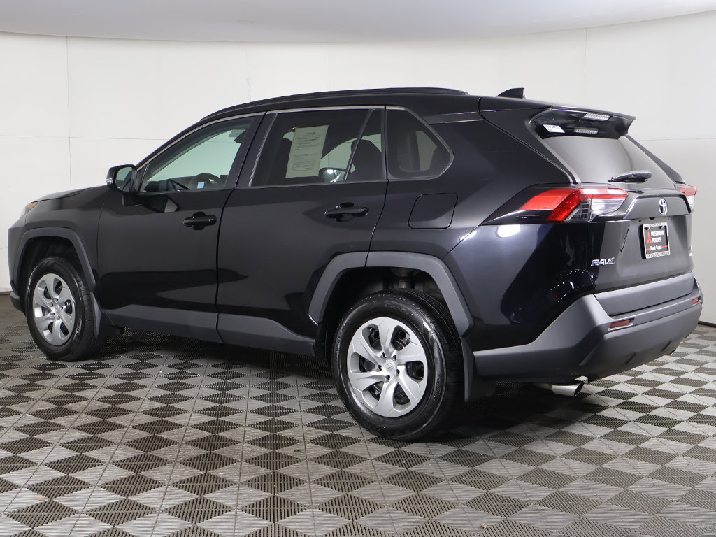 Used 2021 Toyota RAV4 LE w/ Carpet Mat Package (TMS) AWD/4WD image 7