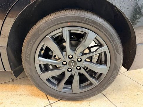 Used 2023 Chevrolet Equinox RS FWD image 18