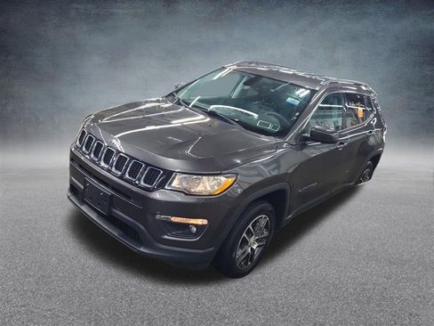 Used 2018 Jeep Compass Latitude AWD/4WD image 40