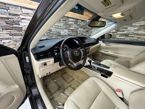 Used 2013 Lexus ES 350 w/ Premium Pkg FWD image 32