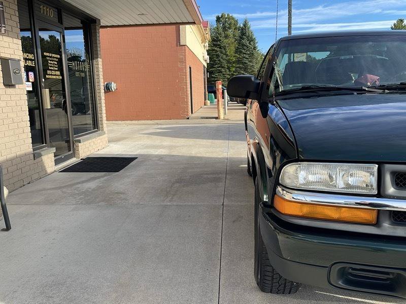 Used 2001 Chevrolet S10 Pickup LS w/ Preferred Equipment Group RWD image 6