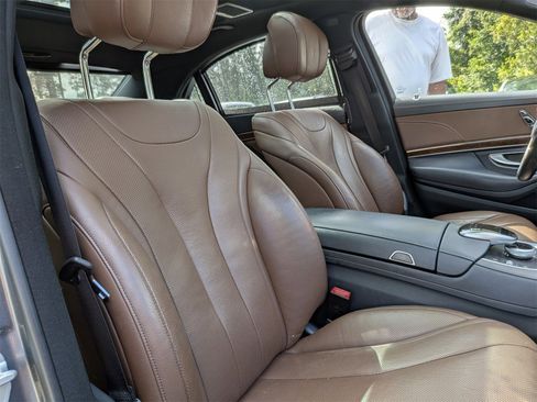 Used 2017 Mercedes-Benz S 550 4MATIC Sedan image 38
