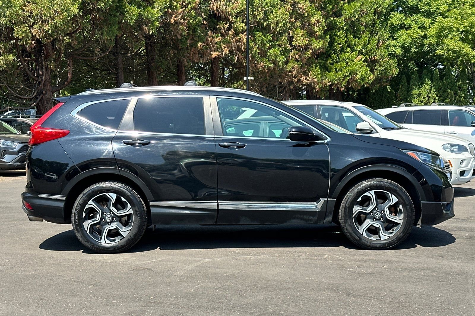 Used 2019 Honda CR-V Touring image 3