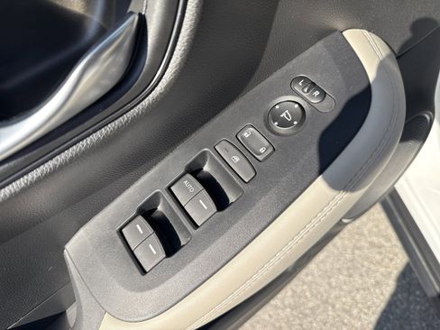 Used 2026 Honda HR-V LX image 15