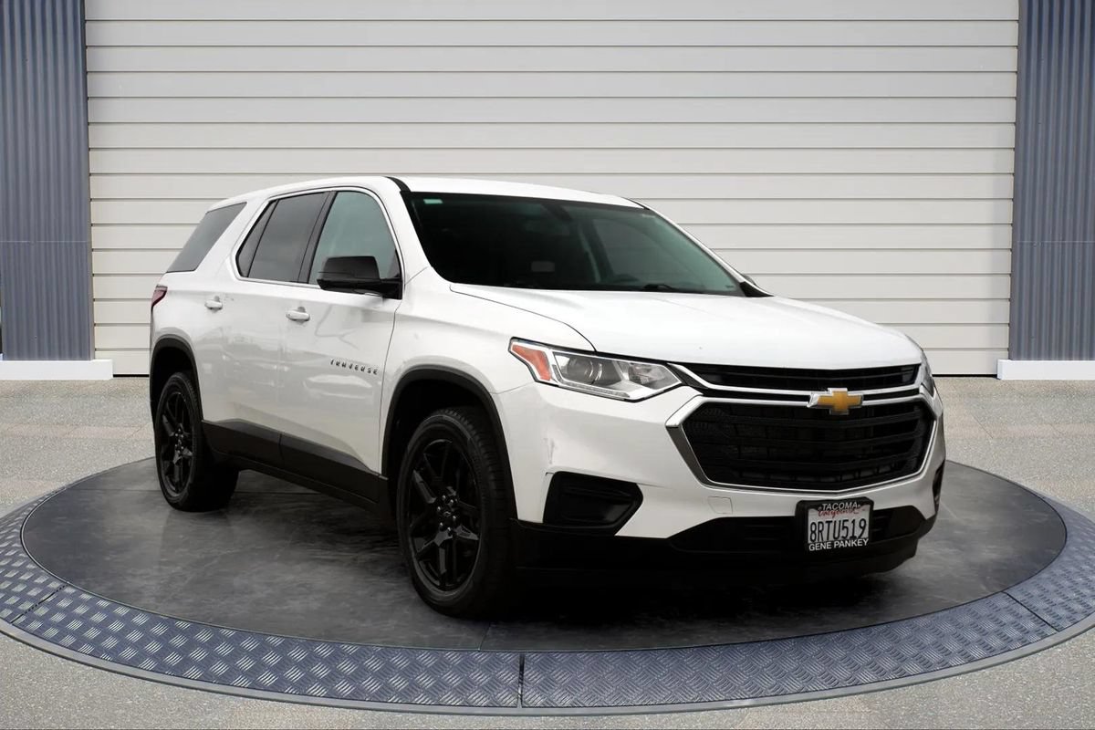 Used 2020 Chevrolet Traverse LS FWD image 1