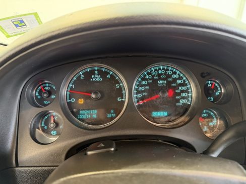 Used 2010 Chevrolet Avalanche LT image 8