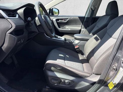 Used 2025 Toyota RAV4 XLE FWD image 9