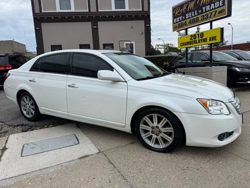 Used 2010 Toyota Avalon XL image 2