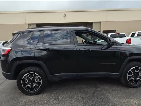 Used 2024 Jeep Compass Trailhawk AWD/4WD image 5