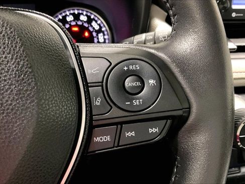 Used 2020 Toyota RAV4 XLE Premium AWD/4WD image 19