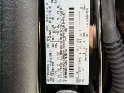 Used 2025 Ford Escape Active AWD/4WD image 28