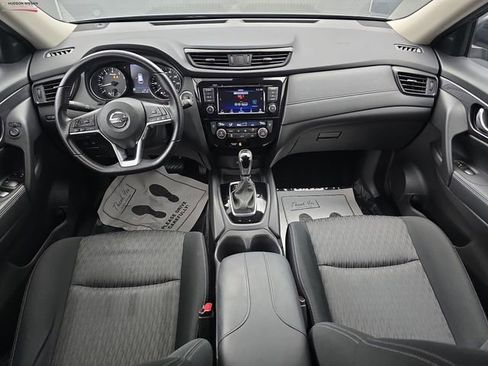 Used 2020 Nissan Rogue SV image 21