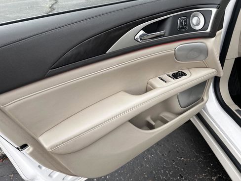 Used 2019 Lincoln MKZ Reserve w/ Luxury Package image 9