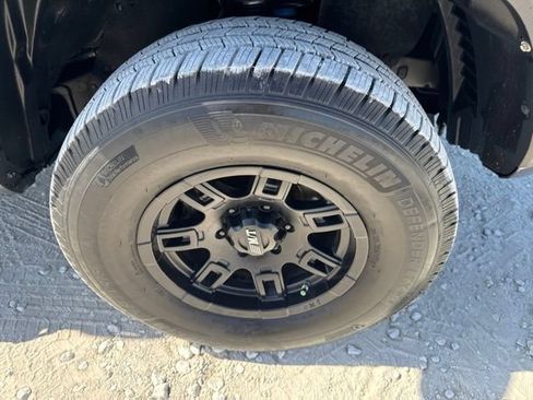 Used 2020 Toyota Tacoma TRD Off-Road AWD/4WD image 30