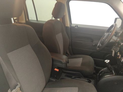 Used 2017 Jeep Patriot Sport FWD image 21