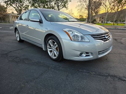 Used 2012 Nissan Altima 3.5 SR w/ Sport Pkg