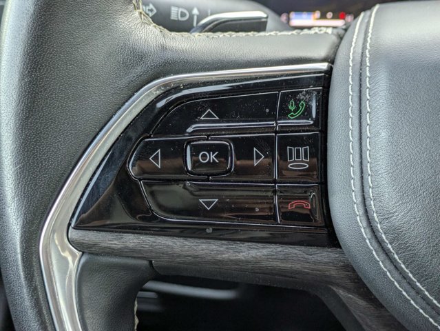 Certified 2022 Jeep Grand Cherokee Overland w/ Luxury Tech Group IV AWD/4WD image 27
