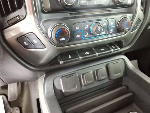 Used 2017 Chevrolet Silverado 1500 LT w/ Midnight Edition AWD/4WD image 19