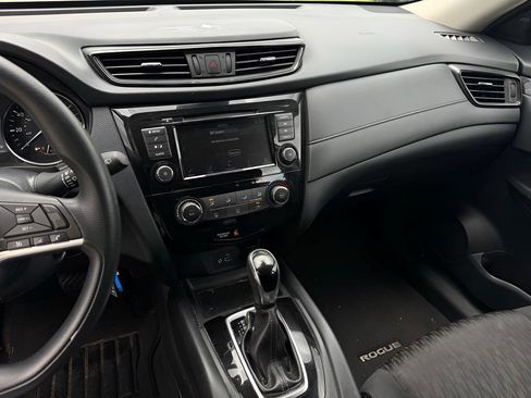 Used 2020 Nissan Rogue S AWD/4WD image 25