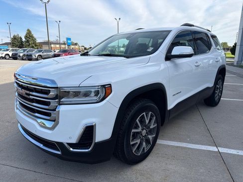 Used 2023 GMC Acadia SLE w/ Driver Convenience Package FWD image 7