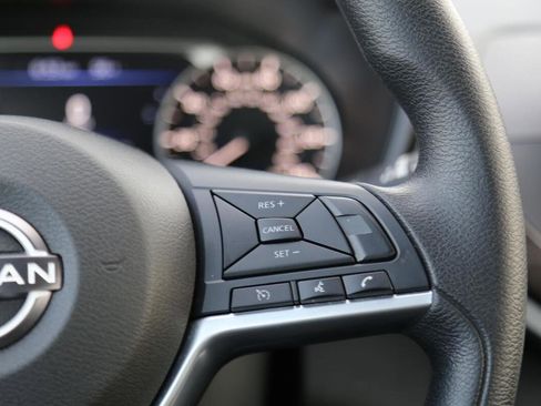 Used 2025 Nissan Altima 2.5 SV image 12