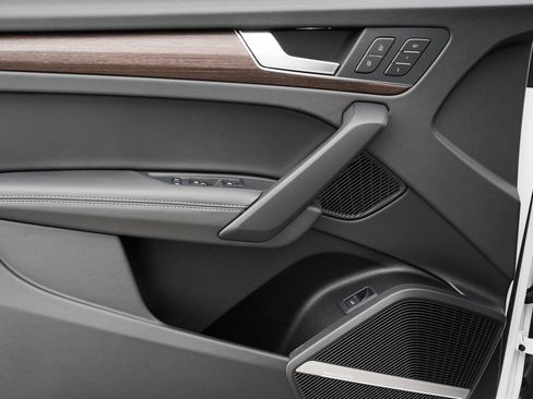 Certified 2025 Audi Q5 2.0T Premium Plus w/ Premium Plus Package image 23