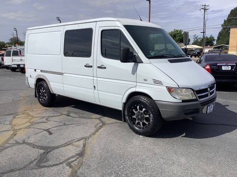 Used 2003 Dodge Sprinter 2500 RWD image 8