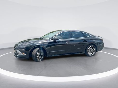 Certified 2025 Hyundai Sonata Limited FWD image 1
